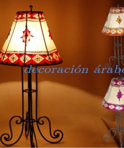 Lámpara marroquí de piel pintada con henna