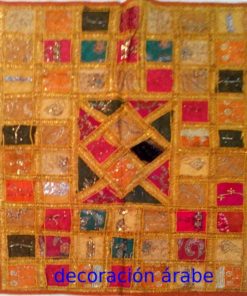 tapiz india de pared amarillo