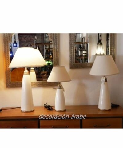 lampara de mesa blanca