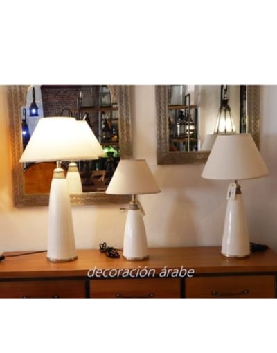 lampara de mesa blanca