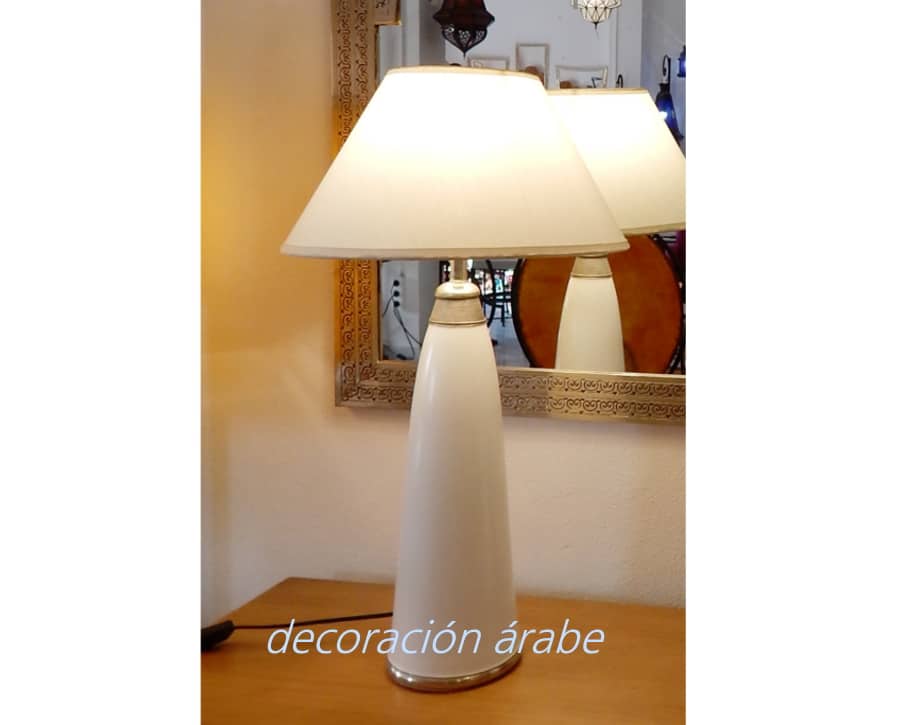 lámpara mesa marroquí blanca