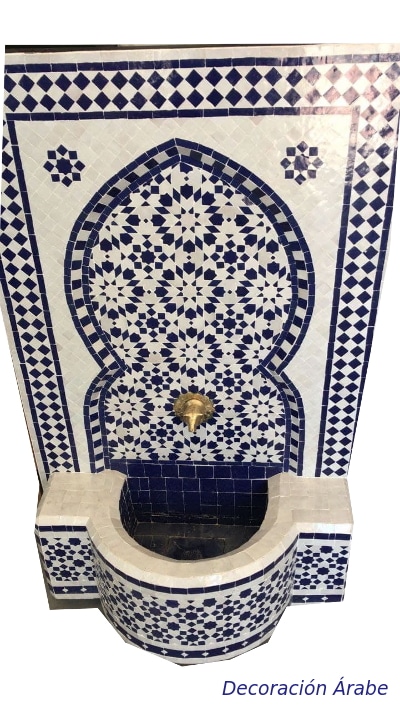 fuente marroquí de mosaico exterior