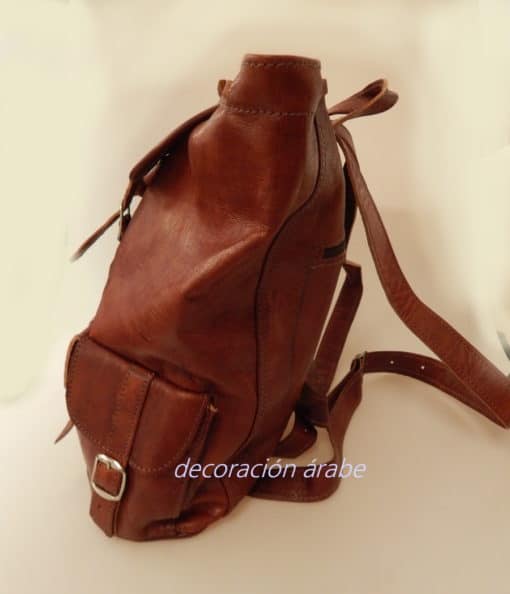 mochila cuero marrón