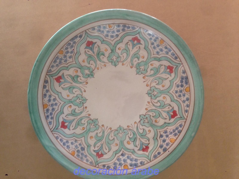 Aceitera de cerámica árabe andalusí con su platito
