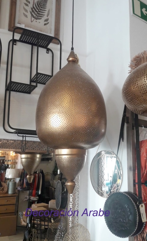 lampara colgante dorada marroquí