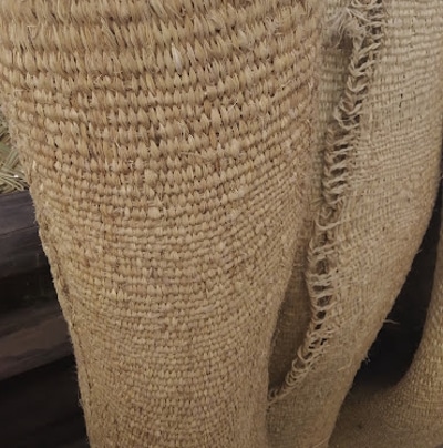 alfombra de esparto artesanal hecha a mano