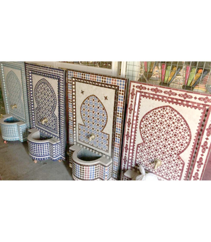 fuente árabe de pared mosaico