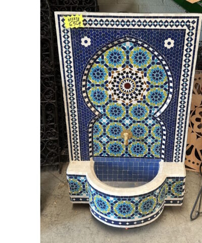 fuente marroqui pared mosaico tonos azules