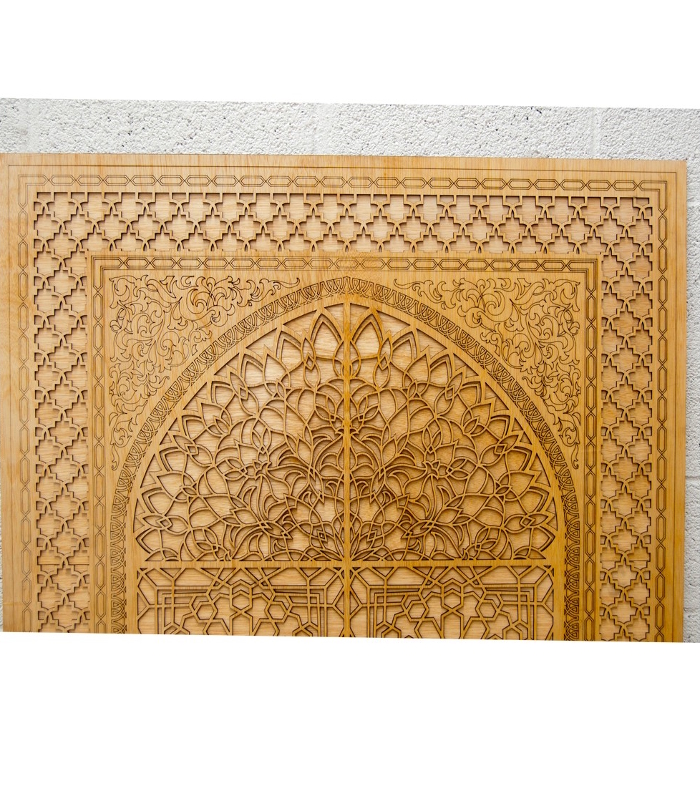 puerta árabe de madera celosía y arabescos