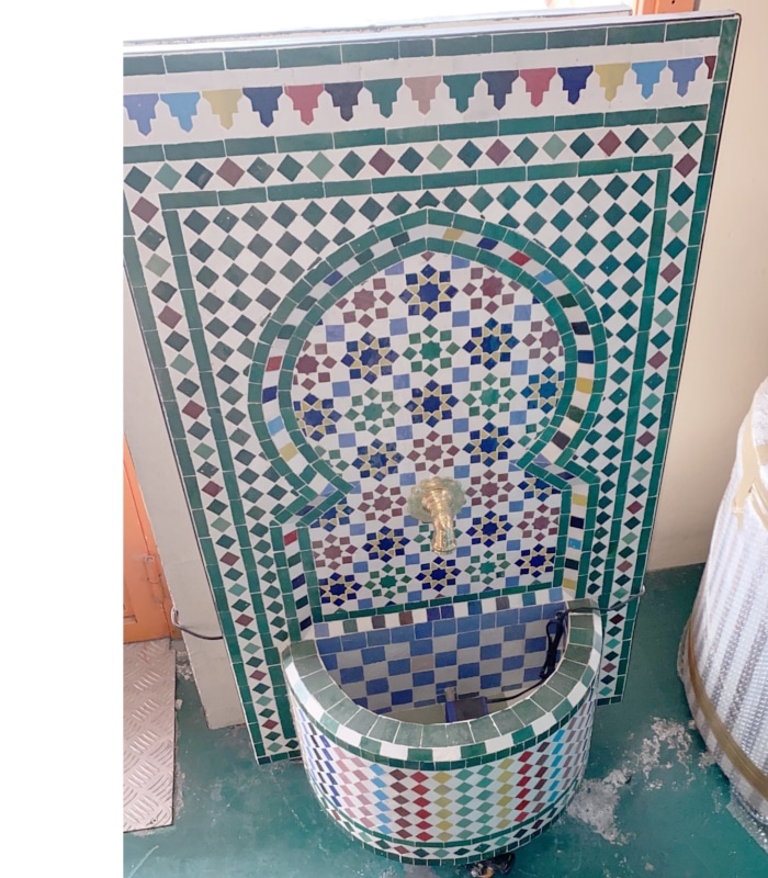 fuente marroqui pared mosaico multicolor