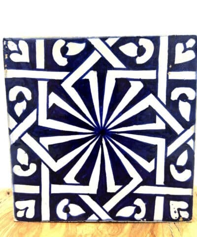 azulejo artesanal marroquí